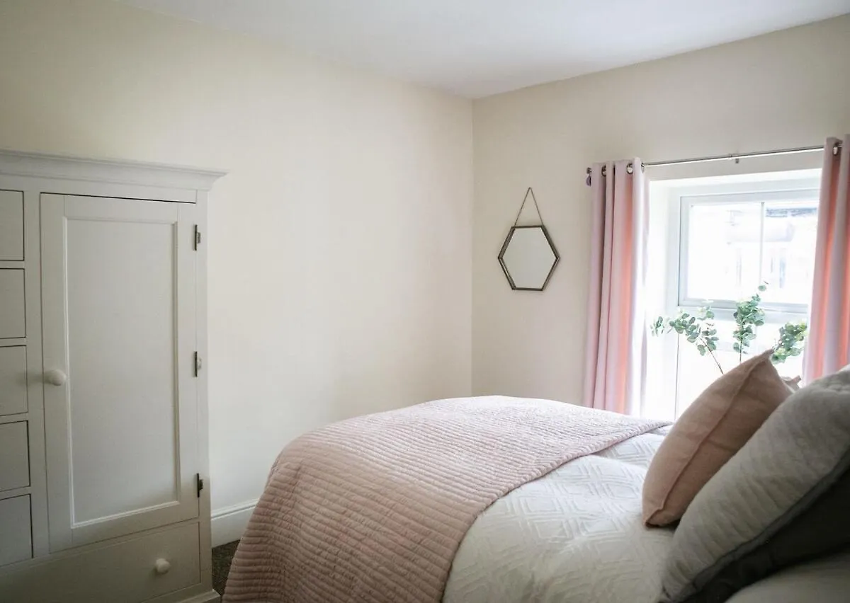 Skipton Centre, Superb 2 Bedroom Cottage 0*,  בריטניה